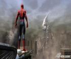 Человек-паук, на вершине здания управления городом